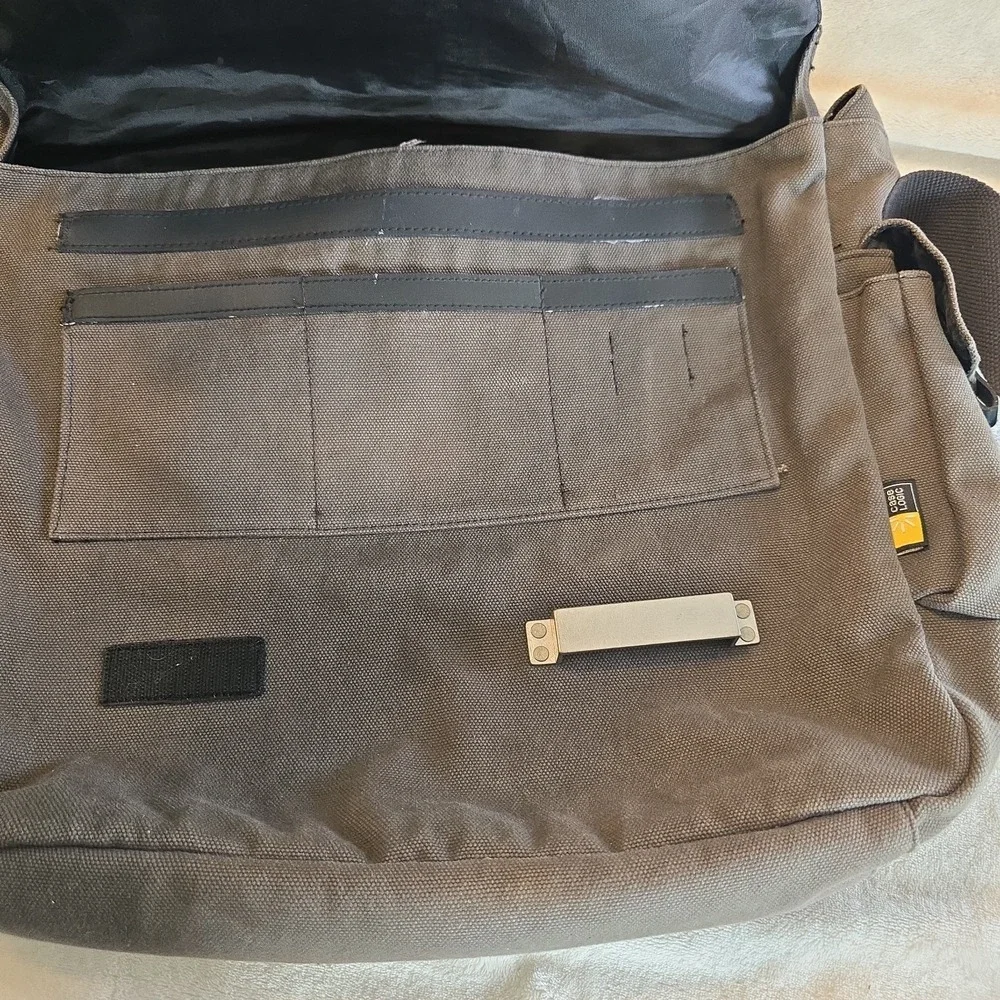 Case Logic Canvas Messenger Bag Y2K Vibes Graphic Detail Padded Laptop